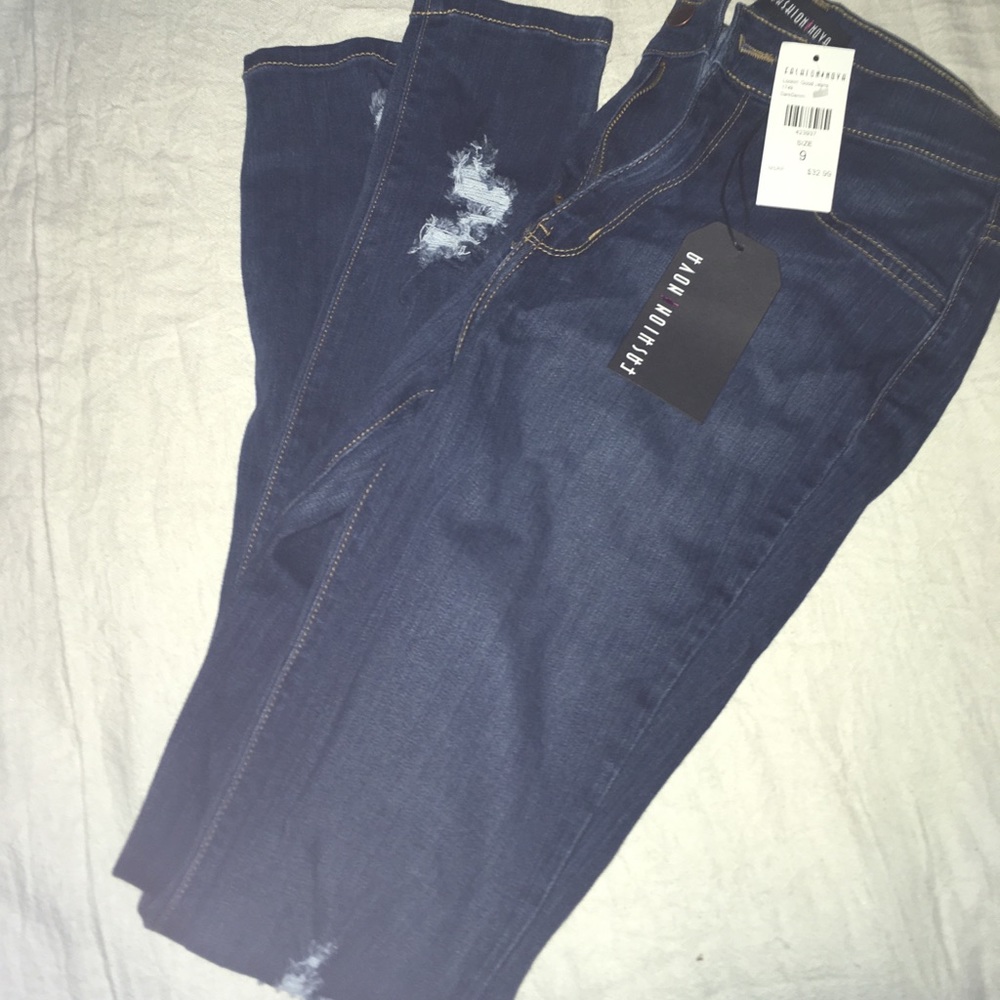 Fashion Nova “Lookin’ Good Jeans” NWT